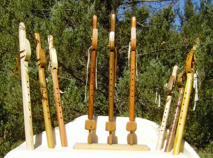 TRADITIONAL NATIVE AMERICAN STYLE FLUTES